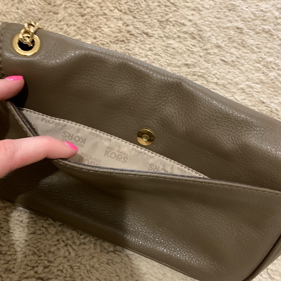 Michael Kors Leather Top Flap Shoulder Bag - Picture 3 of 8